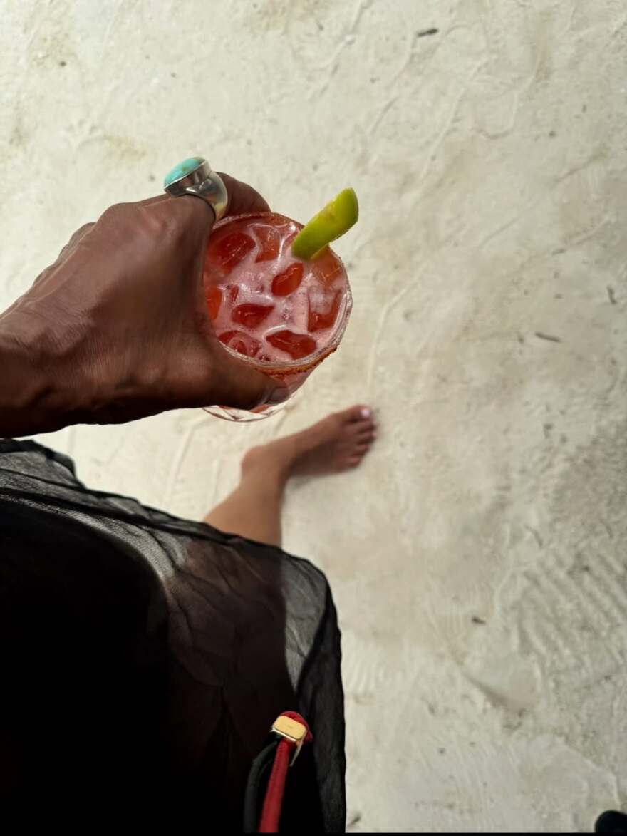 Η Χάλι Μπέρι συνεχίζει τις διακοπές της σε εξωτικό προορισμό - «Όλοι μεγαλώνουμε, αλλά δεν χρειάζεται να γεράσουμε», γράφει