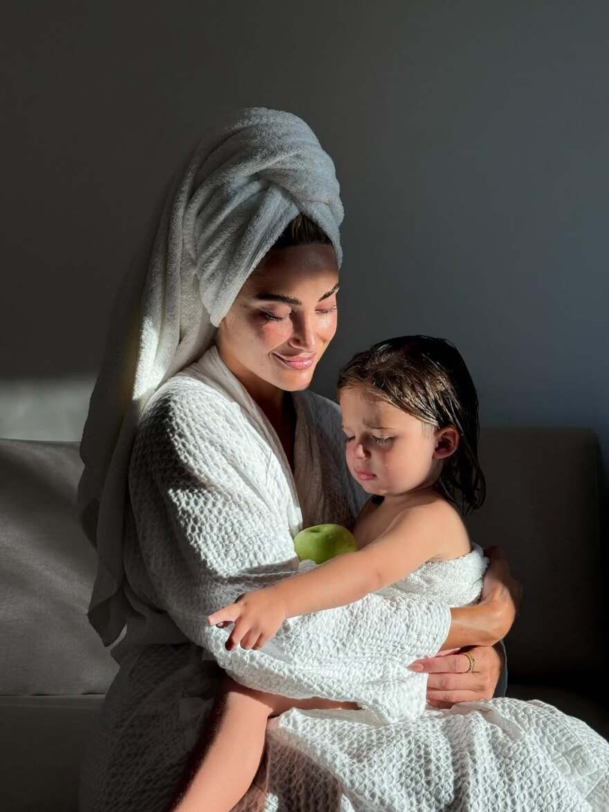 Ιωάννα Τούνη: Η ανάρτηση για τον γιο της - «Δεν φανταζόμουν ποτέ πως μια τόσο μικρή αγκαλιά μπορεί να χωράει τόση αγάπη»