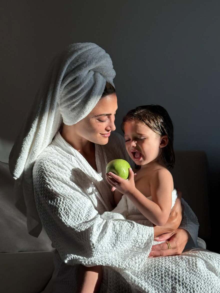 Ιωάννα Τούνη: Η ανάρτηση για τον γιο της - «Δεν φανταζόμουν ποτέ πως μια τόσο μικρή αγκαλιά μπορεί να χωράει τόση αγάπη»