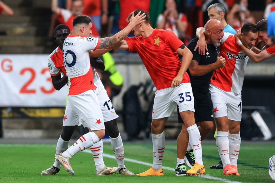  Συμφωνία του ΠΑΟΚ με την Σλάβια Πράγας για τον Ζαφείρη - Στην Τούμπα την Πρωτοχρονιά του 2026 ο παίκτης - Βίντεο, φωτογραφίες