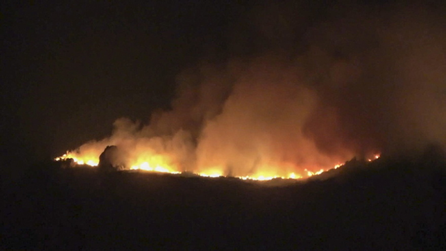Μαίνονται για περισσότερες από 10 ημέρες οι φωτιές στη δυτική Ισπανία - Μάχη σε 21 πύρινα μέτωπα