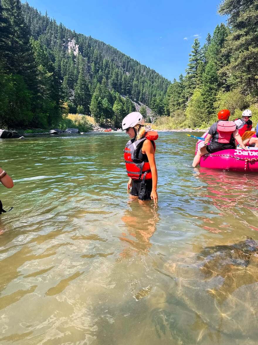 Η Δούκισσα Νομικού έκανε πρώτη φορά rafting με τα παιδιά της στην Αμερική