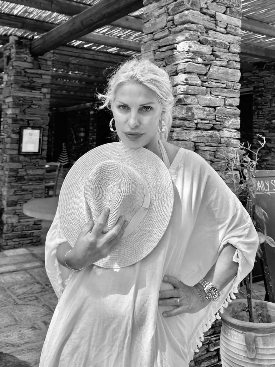 Η Ελένη Μενεγάκη συνεχίζει τις διακοπές της και κάνει «μηδέν σχέδια»