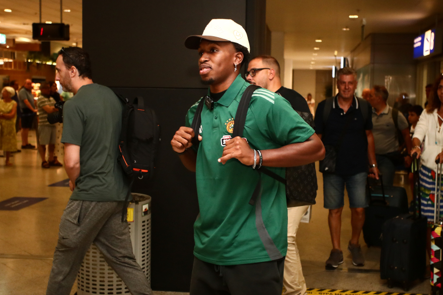 Παναθηναϊκός: Έφτασε στην Αθήνα ο Τι Τζέι Σορτς - «Να κατακτήσουμε τη Euroleague» - Βίντεο 