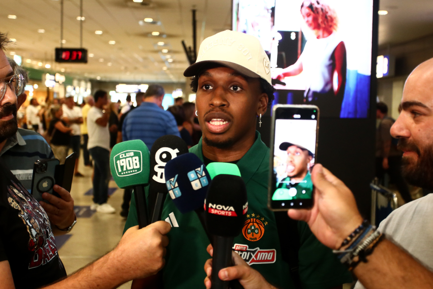 Παναθηναϊκός: Έφτασε στην Αθήνα ο Τι Τζέι Σορτς - «Να κατακτήσουμε τη Euroleague» - Βίντεο 