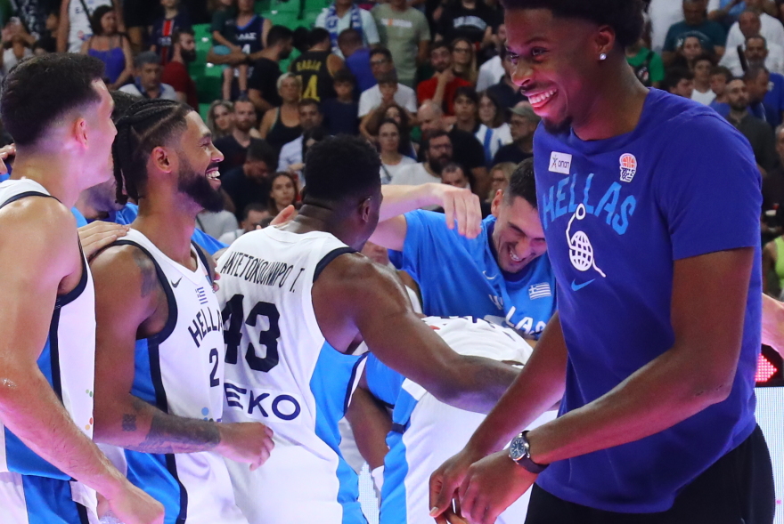 Τα παιδία παίζει: Ο Λαρεντζάκης «απάντησε» με φατούρο στον Γιάννη Αντετοκούνμπο - Δείτε βίντεο 