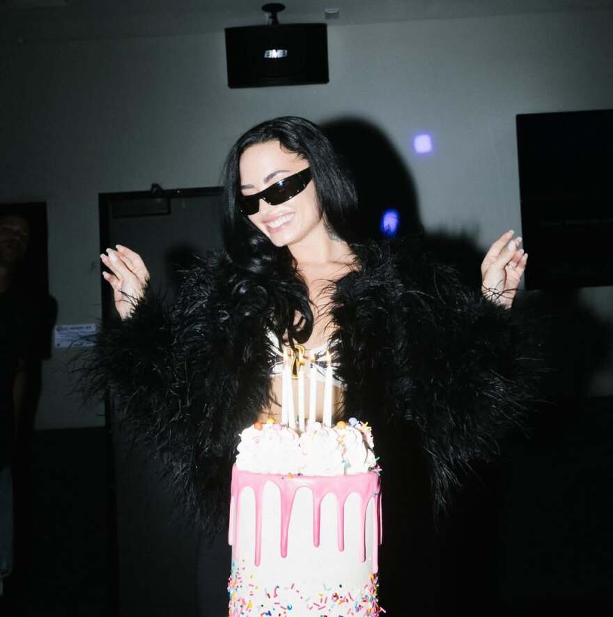 Η Ντέμι Λοβάτο έκλεισε τα 33 - Δείτε φωτογραφίες από το πάρτι των γενεθλίων της