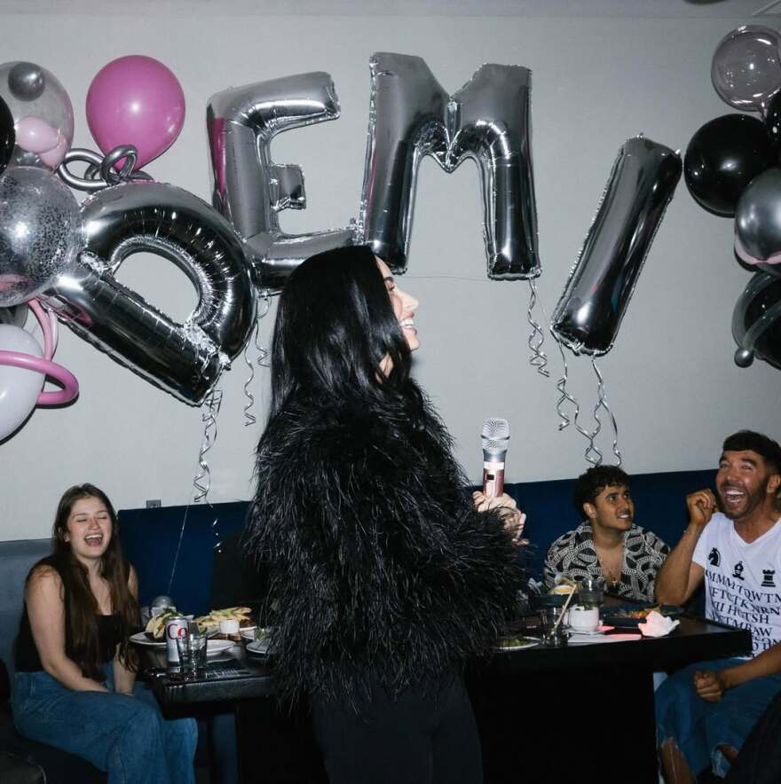 Η Ντέμι Λοβάτο έκλεισε τα 33 - Δείτε φωτογραφίες από το πάρτι των γενεθλίων της