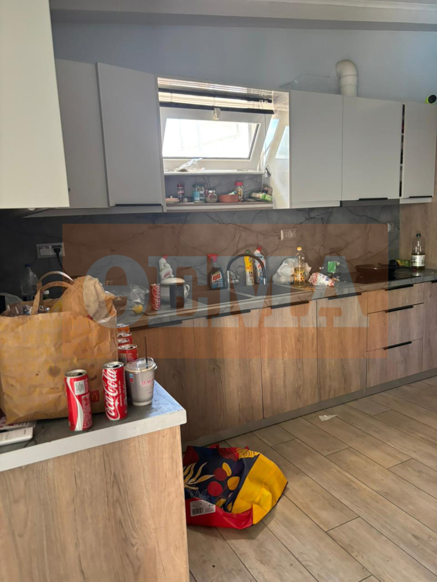 Η μονοκατοικία των Τούρκων στον Ωρωπό: Η πισίνα, το μπάρμπεκιου και τα πολυτελή ΙΧ για τις μετακινήσεις τους