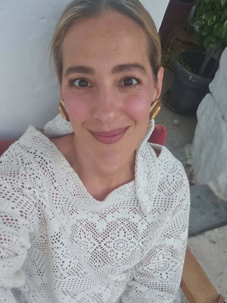 Η Νατάσσα Μποφίλιου ποζάρει με το μπικίνι της στη Φολέγανδρο – «Αγαπημένο μέρος» γράφει