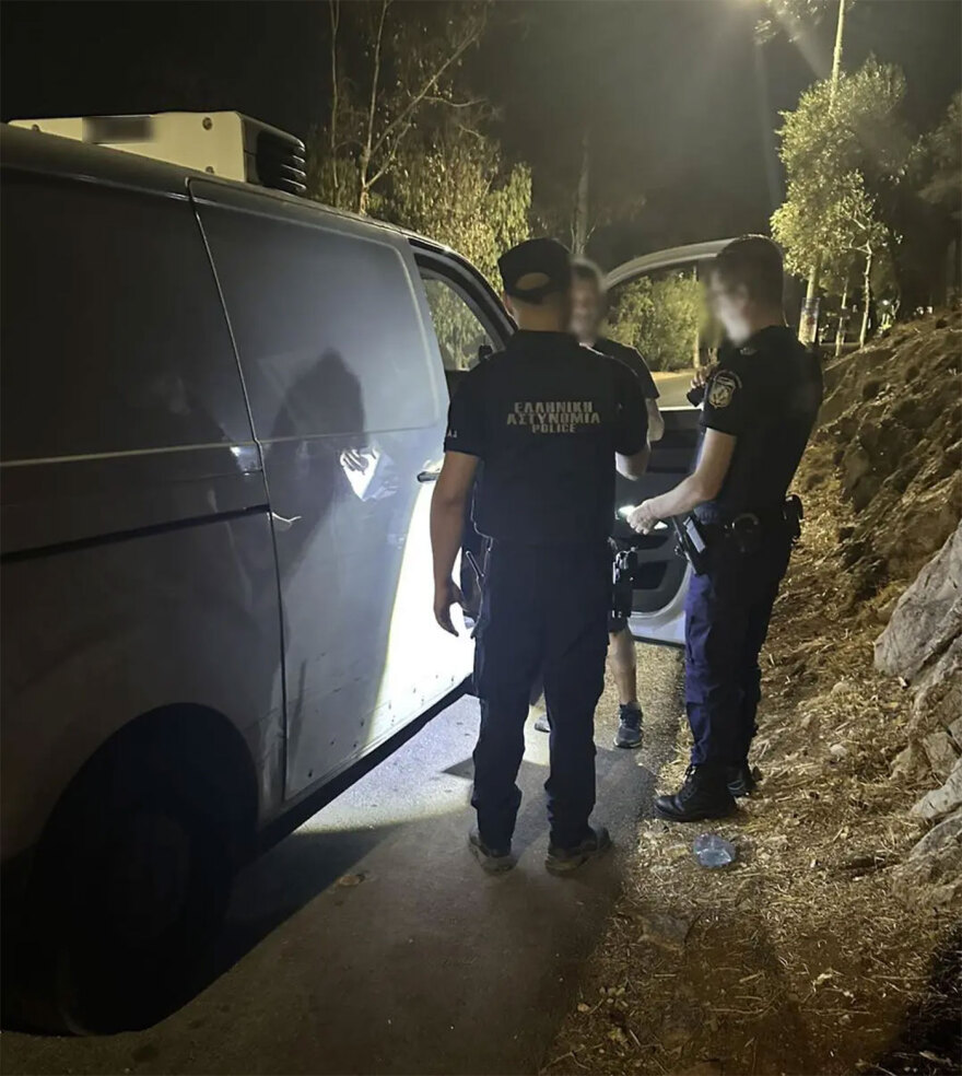 Επιχείρηση της τροχαίας σε Ίλιον και Πετρούπολη: Εντοπίστηκαν διανομείς χωρίς άδεια οδήγησης 