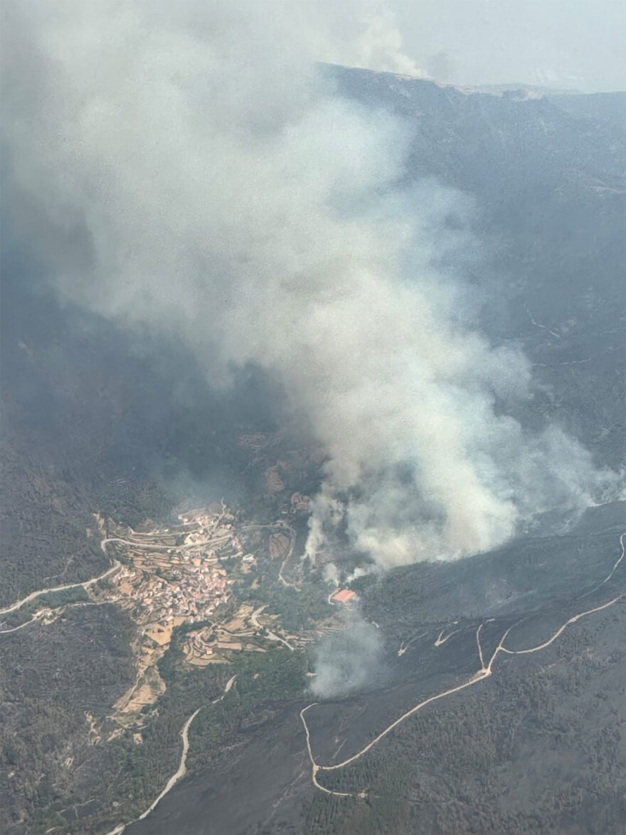 Ελληνικά Canadair επιχειρούν στις μεγάλες πυρκαγιές στην Πορτογαλία