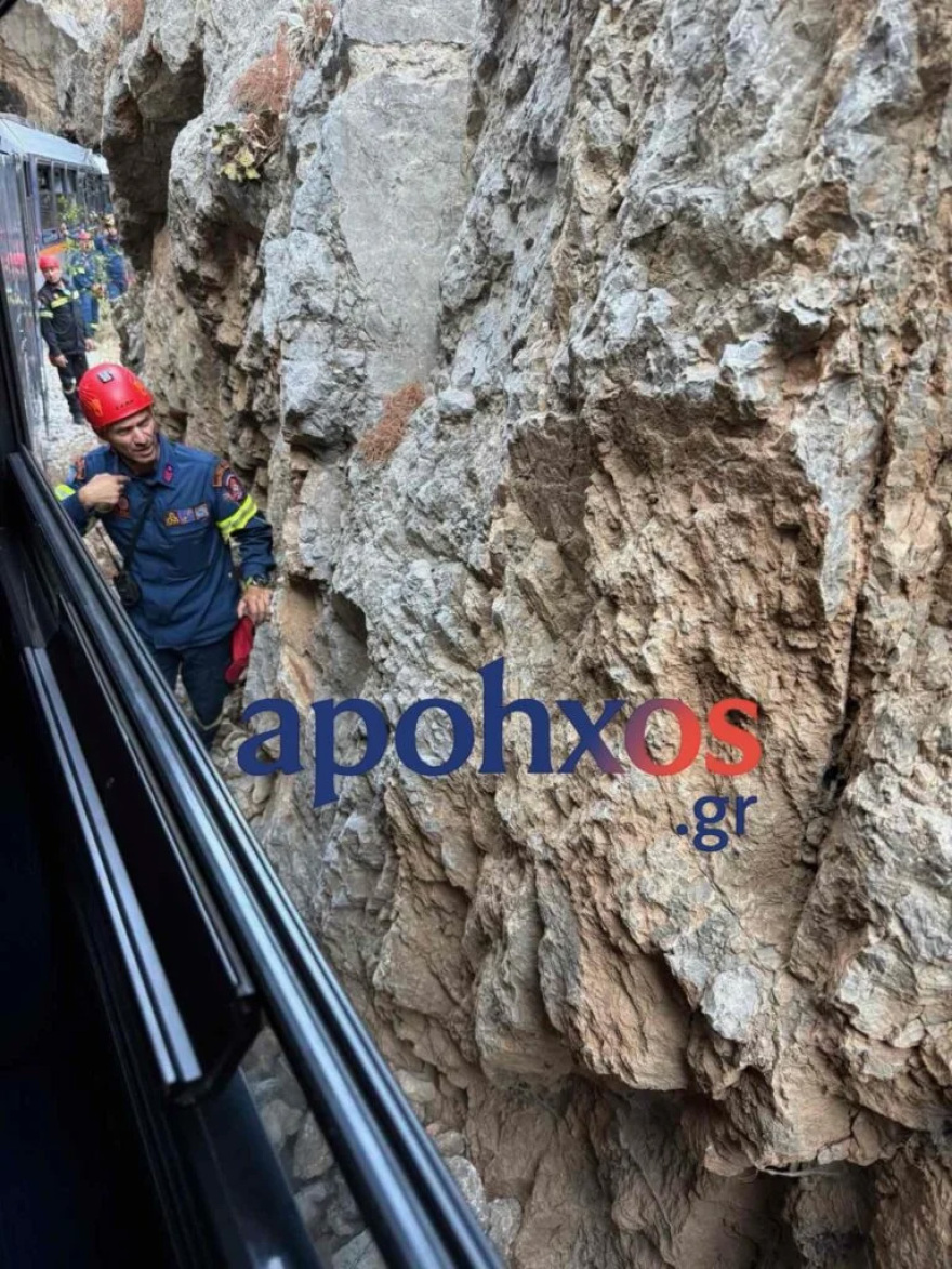 Καρέ - καρέ ο απεγκλωβισμός των 38 επιβατών του Oδοντωτού - Δείτε βίντεο και φωτογραφίες