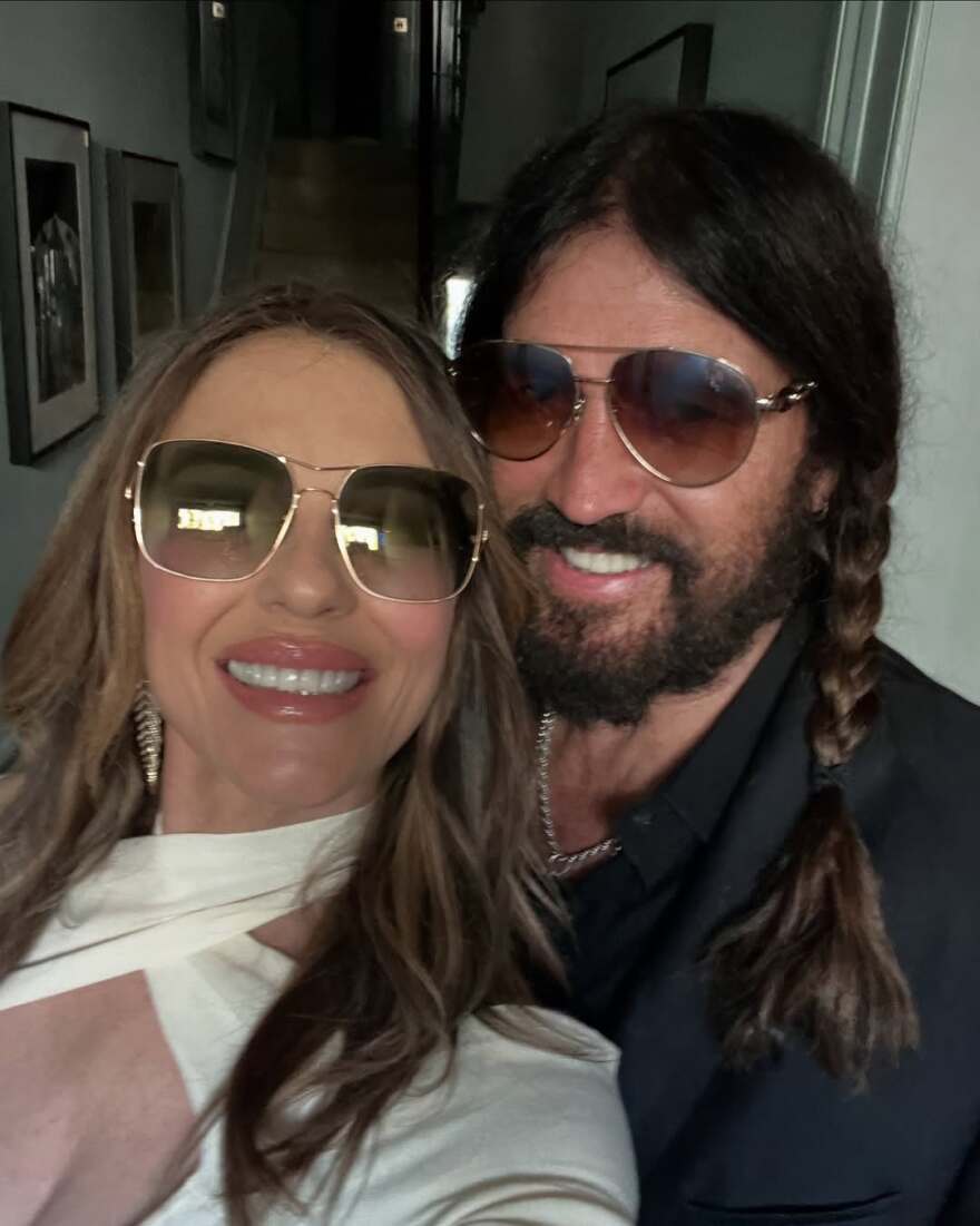 Ο Μπίλι Ρέι Σάιρους έκλεισε τα 64 - «Χαρούμενα γενέθλια, σκίουρε» του έγραψε η Ελίζαμπεθ Χάρλεϊ