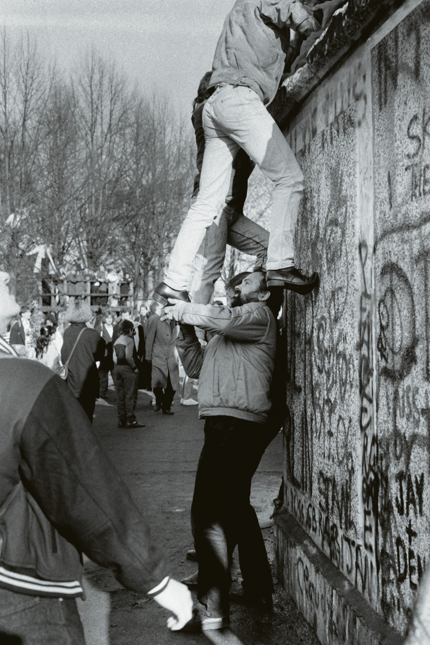 Όταν υψώθηκε το Tείχος του Βερολίνου: Πόσοι «έπεσαν» στην προσπάθεια διαφυγής
