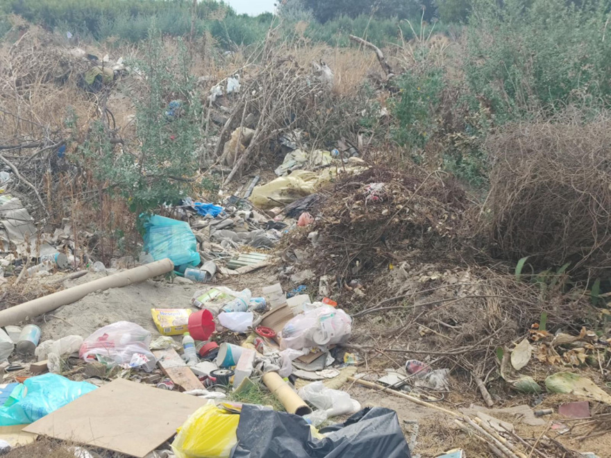 Προθεσμία για να απολογηθεί πήρε ο 76χρονος που σκότωσε τον 72χρονο στη Σκύδρα - Με σκυμμένο το κεφάλι στα δικαστήρια