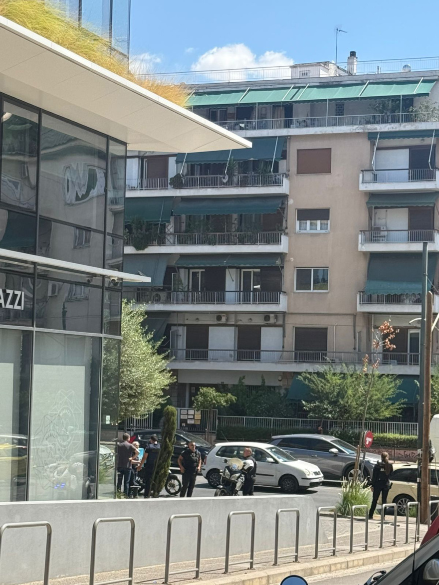 Εκκενώθηκε κτίριο επί της Κηφισίας - Δείτε φωτογραφίες