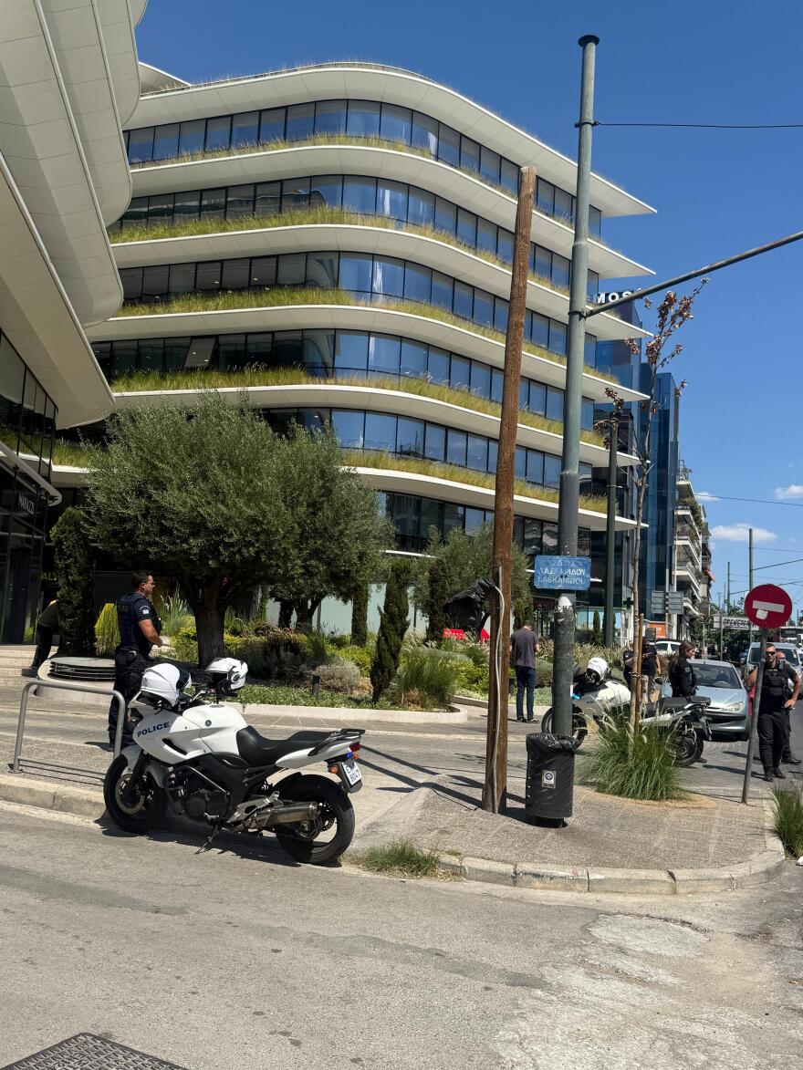 Εκκενώθηκε κτίριο επί της Κηφισίας - Δείτε φωτογραφίες