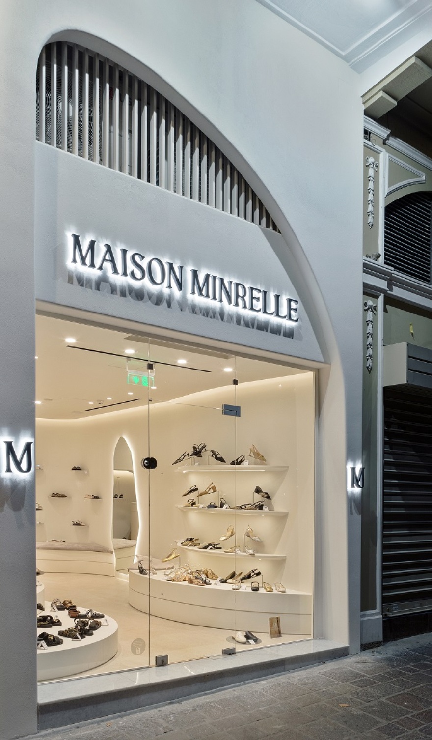 Νέo κατάστημα γυναικείων παπουτσιών Maison Minrelle στον Πειραιά 