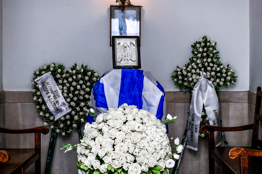 Το τελευταίο αντίο στον Δημήτρη Κωνσταντάρα στο Α' Νεκροταφείο - «Μαχητής, αξιοπρεπής και πρωτοπόρος»