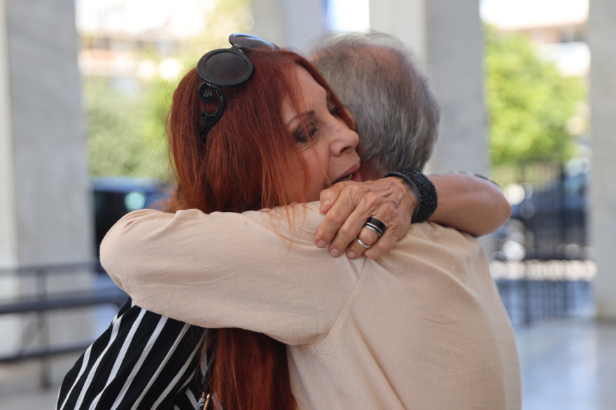 Το τελευταίο αντίο στον Δημήτρη Κωνσταντάρα στο Α' Νεκροταφείο - Δείτε φωτογραφίες