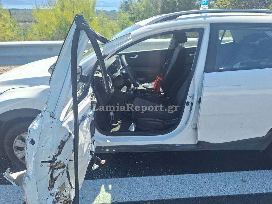 Ατύχημα στην Αθηνών - Θεσσαλονίκης: Άνοιξε την πόρτα να κατέβει μετά από τροχαίο και τον τραυμάτισε φορτηγό
