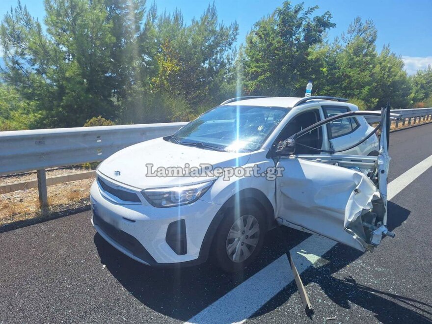 Ατύχημα στην Αθηνών - Θεσσαλονίκης: Άνοιξε την πόρτα να κατέβει μετά από τροχαίο και τον τραυμάτισε φορτηγό