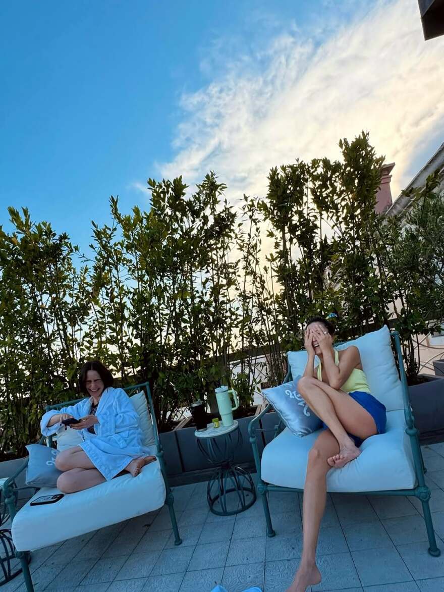 Emily in Paris: Ολοκληρώθηκαν τα γυρίσματα της 5ης σεζόν - Η ανάρτηση της Λίλι Κόλινς