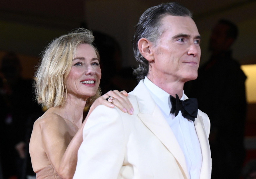 Ναόμι Γουότς - Μπίλι Κράνταπ: Πιο ερωτευμένοι από ποτέ στο Φεστιβάλ Βενετίας - Τo φιλί στο κόκκινο χαλί