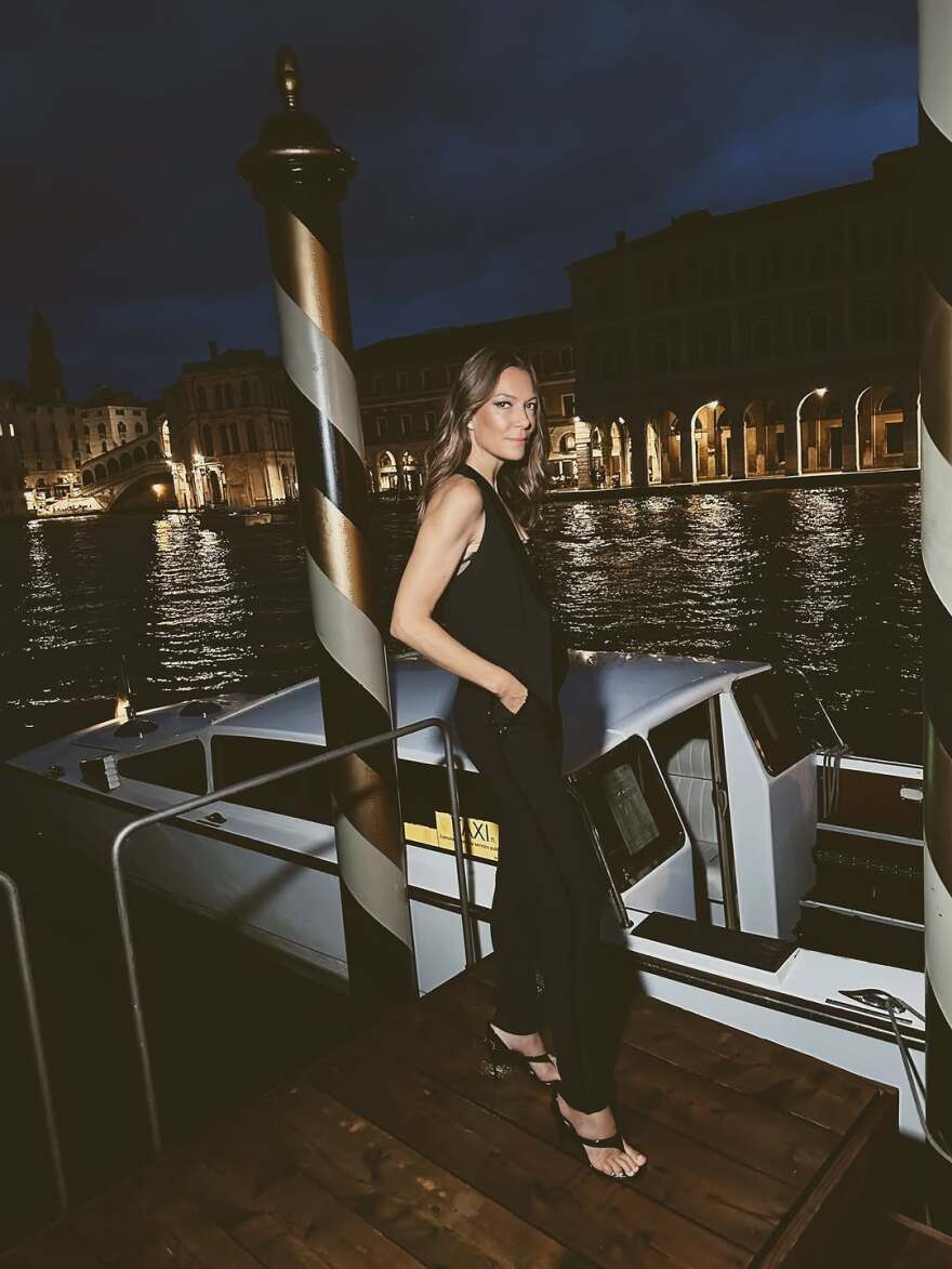 Η Βίκυ Καγιά δημοσίευσε νέες φωτογραφίες της από τη Βενετία