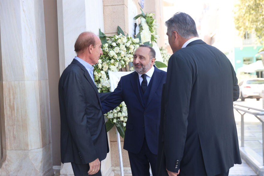 Αυτή την ώρα το τελευταίο «αντίο» στον Πυλαρινό στην Μητρόπολη