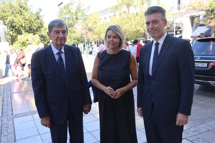 Αυτή την ώρα το τελευταίο «αντίο» στον Πυλαρινό στην Μητρόπολη