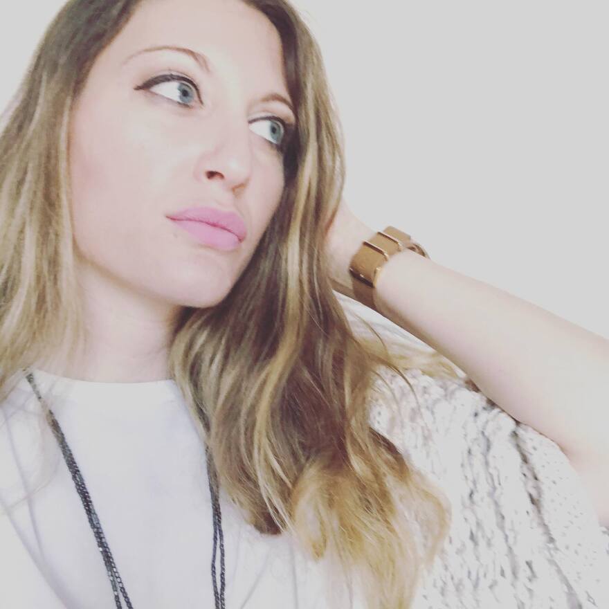 Η Άννα Μαρία είναι 35 ετών και πολύ εντυπωσιακή, αποκάλυψε η Αντωνά για τη νέα σύντροφο του Αϊβάζη
