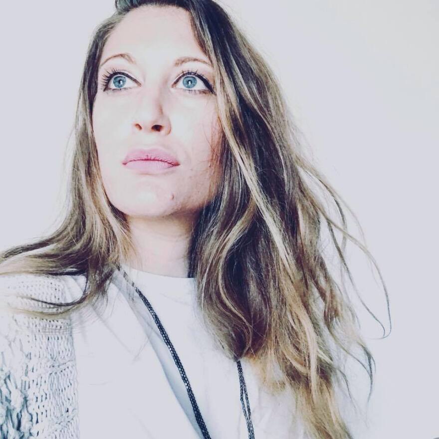 Η Άννα Μαρία είναι 35 ετών και πολύ εντυπωσιακή, αποκάλυψε η Αντωνά για τη νέα σύντροφο του Αϊβάζη
