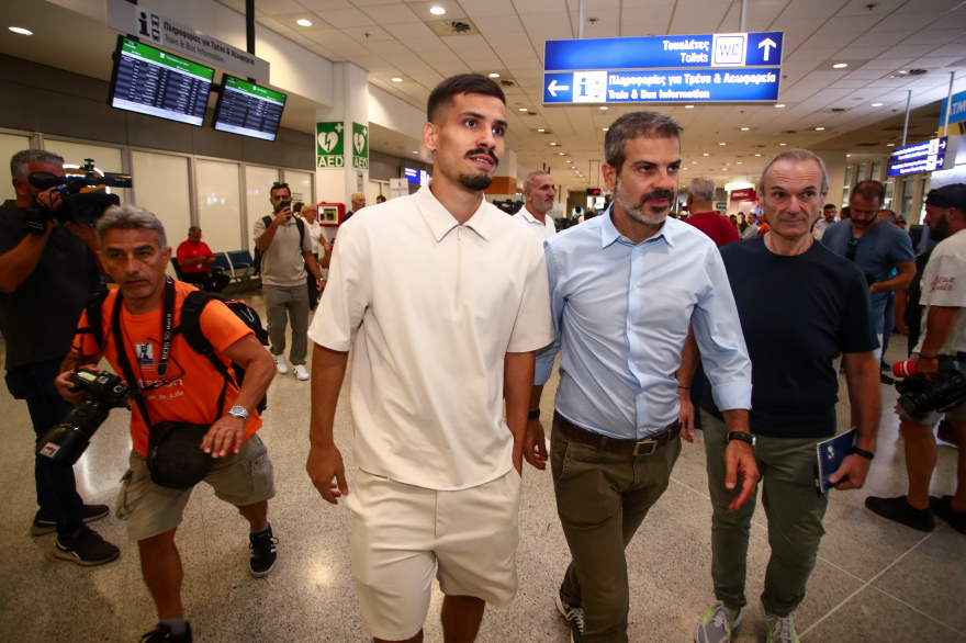 «Πάτησε»  Αθήνα για τον Παναθηναϊκό ο Μίλος Πάντοβιτς: «Νιώθω τιμή που είμαι εδώ, έχω μεγάλους στόχους»
