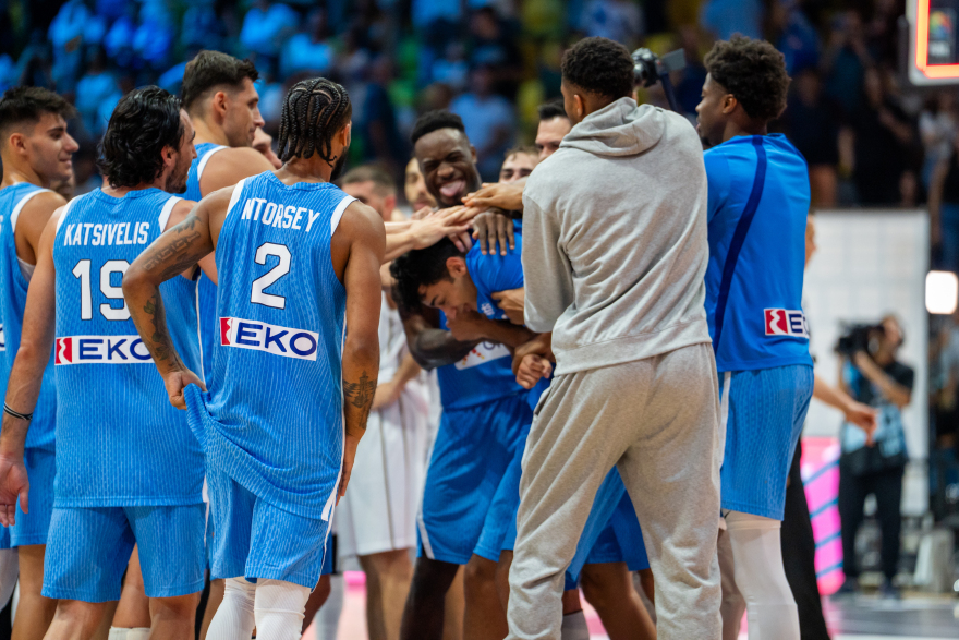 Eurobasket 2025: Το «φατούρο» στον Σαμοντούροβ από τους συμπαίκτες του μετά την εξαιρετική του εμφάνιση με την Κύπρο - Βίντεο