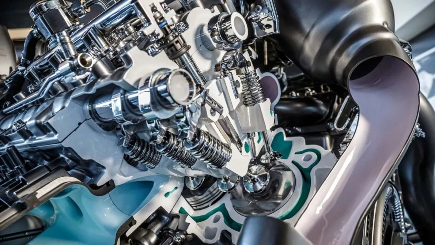 250827162829_mercedes-amg-twin-t