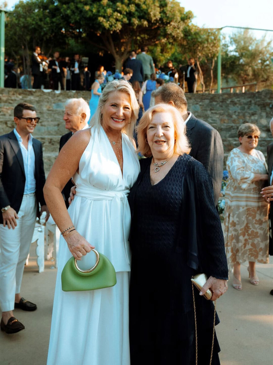 Ο Κασσελάκης δημοσίευσε για πρώτη φορά φωτογραφίες του από τον γάμο με τον Τάιλερ