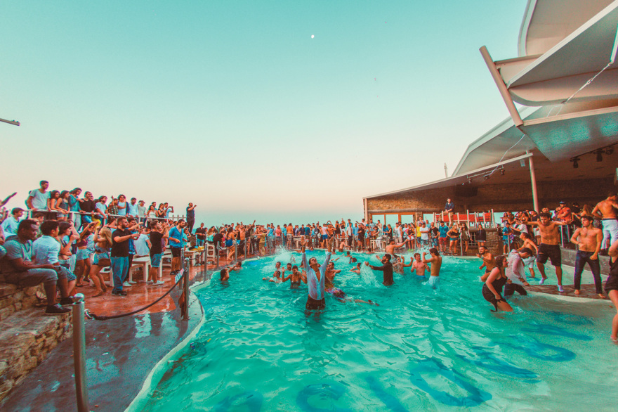 Νίκος Δακτυλίδης, ο άνθρωπος που έφτιαξε τον μύθο του Cavo Paradiso