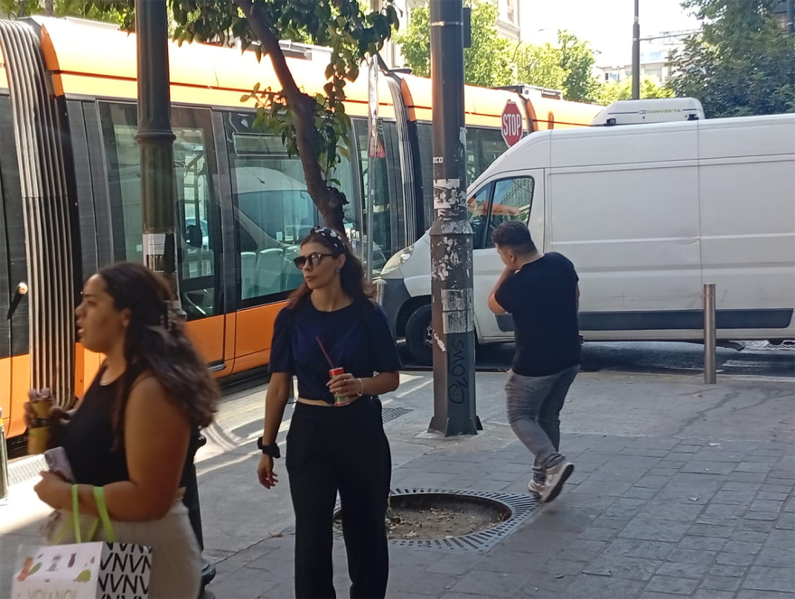 Τραμ συγκρούστηκε με βαν στον Πειραιά, δείτε φωτογραφίες και βίντεο από το τροχαίο ατύχημα