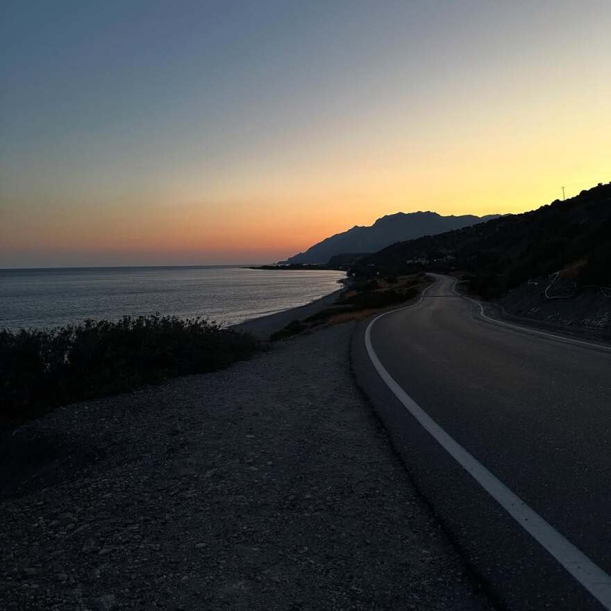 Η Νεφέλη Φασούλη ποζάρει με ολόσωμο μαγιό στη θάλασσα - Δείτε τη φωτογραφία
