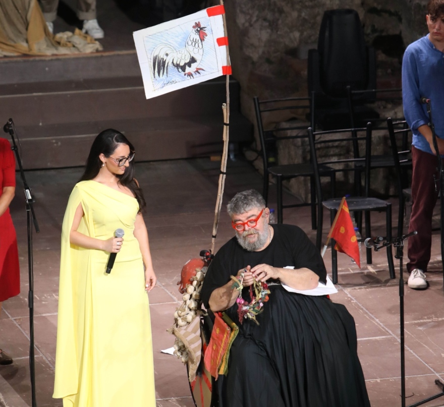 Η Κλαυδία εμφανίστηκε στο Ηρώδειο στο πλευρό του Σταμάτη Κραουνάκη - Δείτε βίντεο