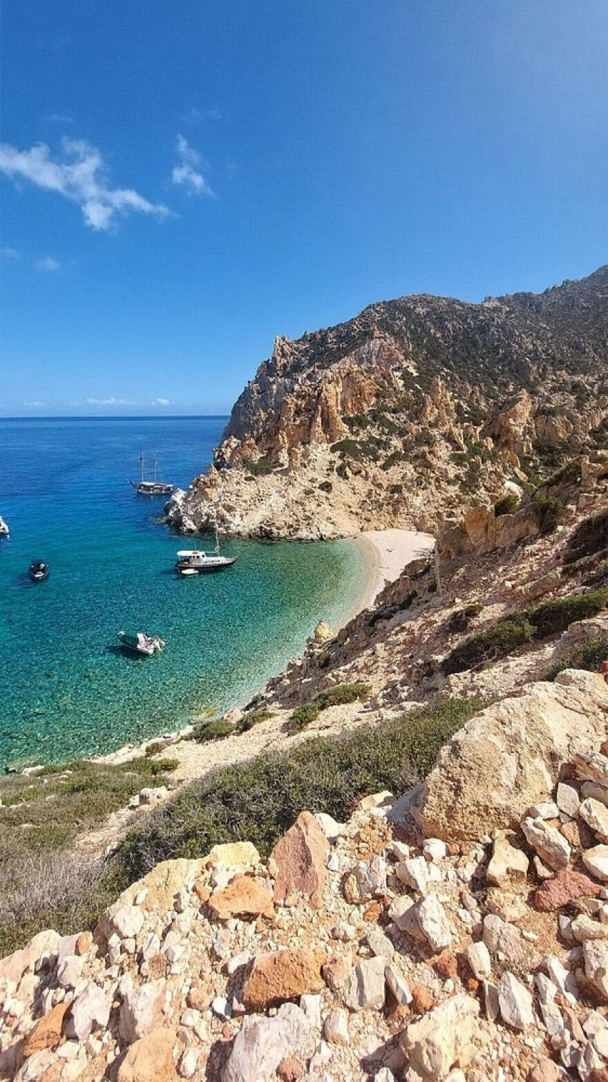 Πολύαιγος: Ούτε άδεια για επισκευή παλιών κτιρίων λέει η Αρχαιολογική Υπηρεσία