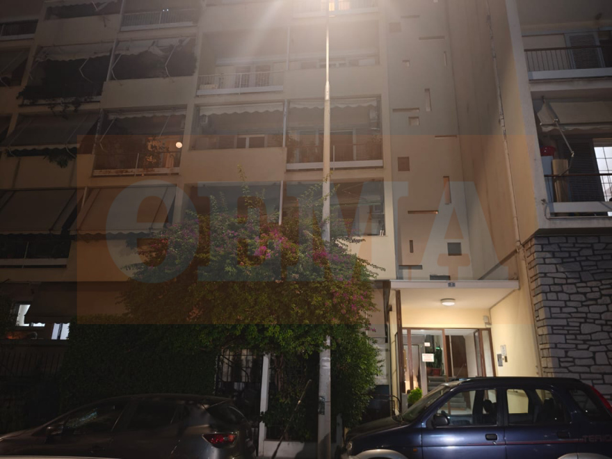 Τραγωδία στα Πατήσια: Μπροστά στα παιδιά της πέθανε η γυναίκα που γέννησε μέσα στο διαμέρισμα - Νεκρό και το νεογνό