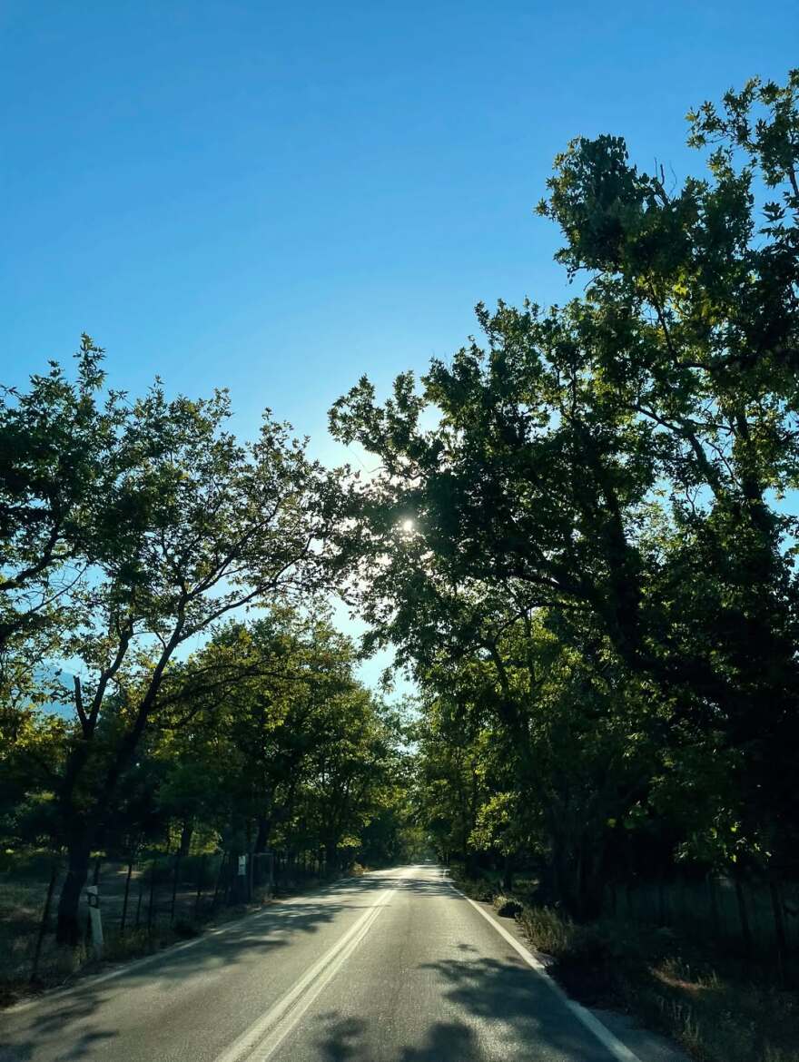 Η Μαρία Κωνσταντάκη ποζάρει τόπλες στη Σαμοθράκη: «Φύση, σώμα και πνεύμα ήταν ένα»