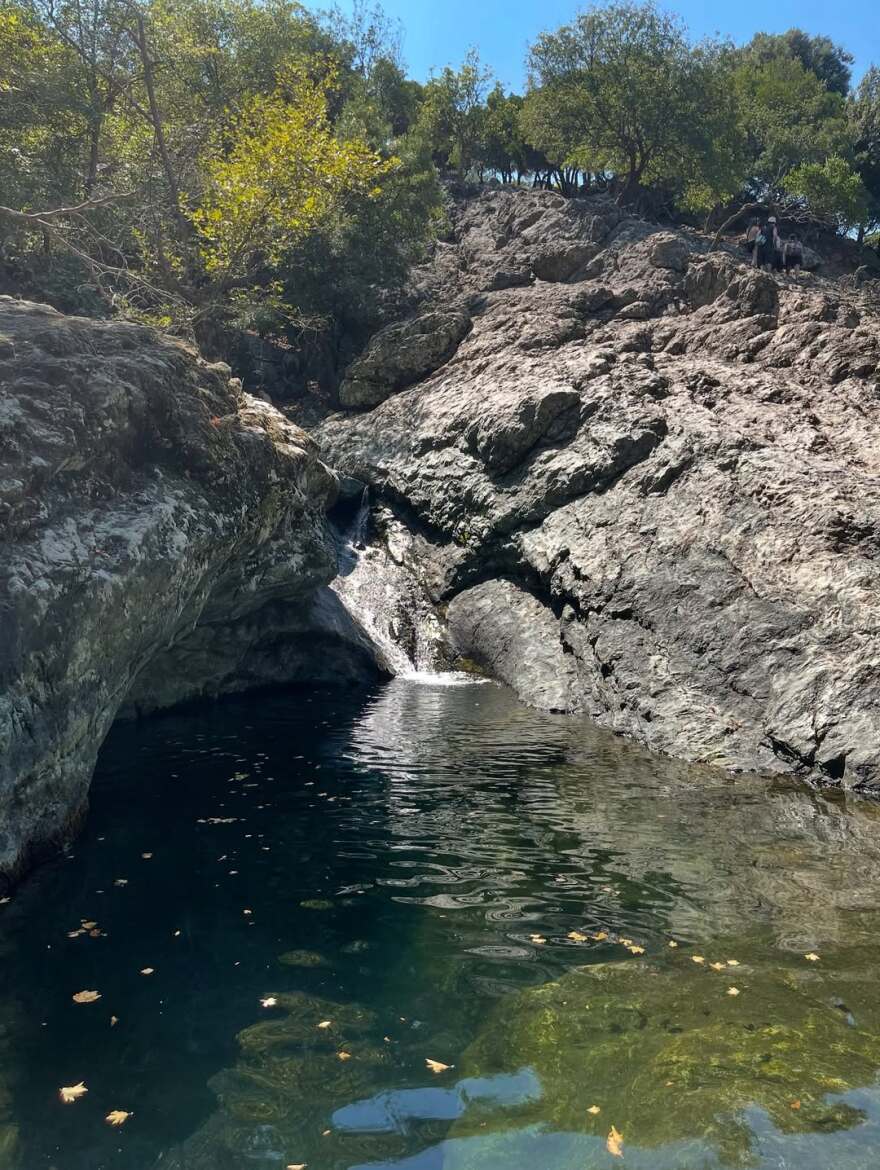 Η Μαρία Κωνσταντάκη ποζάρει τόπλες στη Σαμοθράκη: «Φύση, σώμα και πνεύμα ήταν ένα»