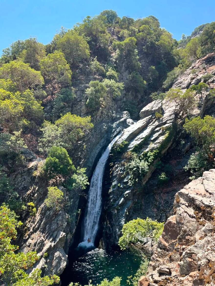Η Μαρία Κωνσταντάκη ποζάρει τόπλες στη Σαμοθράκη: «Φύση, σώμα και πνεύμα ήταν ένα»
