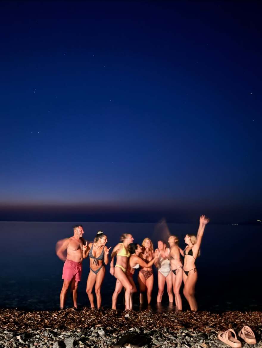 Η Μαρία Κωνσταντάκη ποζάρει τόπλες στη Σαμοθράκη: «Φύση, σώμα και πνεύμα ήταν ένα»