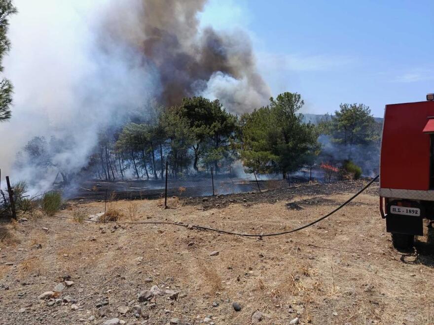 Υπό έλεγχο η φωτιά στη Βρίσα Λέσβου - Δείτε βίντεο
