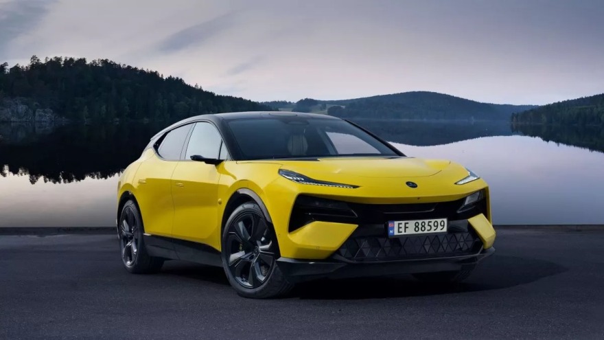 Και υβριδική η Lotus Emira